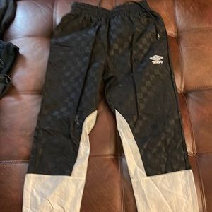 SZ/SM BLKcheckerw/WH bottom,few stains b will do the clean 4 u b4 sendingw/DawnP